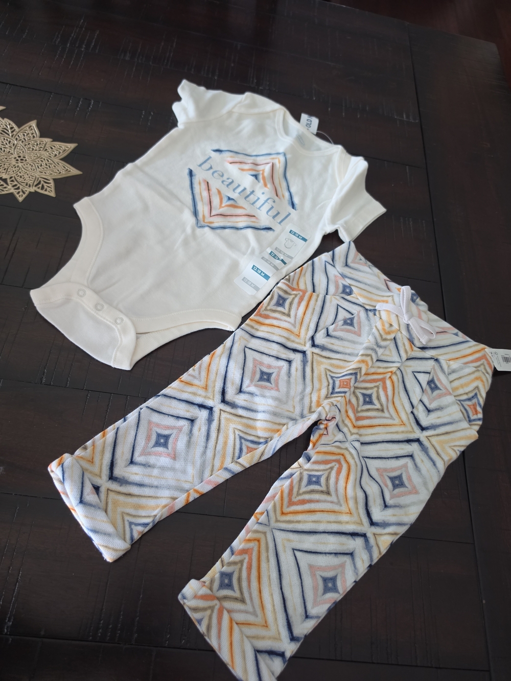 NWT Old Navy Baby Mix Match Set Beautiful Bodysuit 12-18M Geometric Pants 18-24M